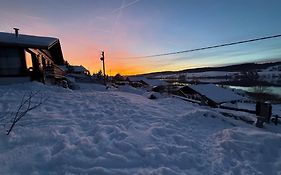 Chalet Charmant Renove Au Bord Du Lac St Point